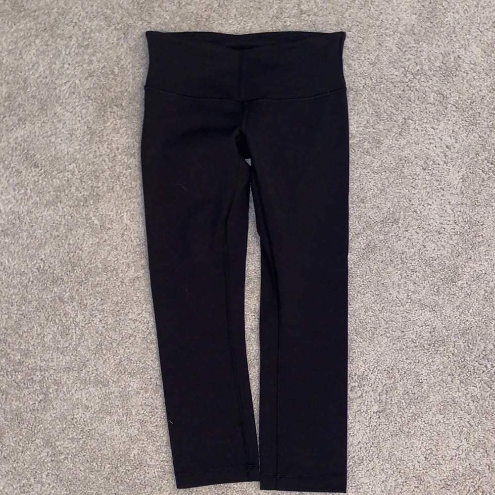 LuLuLemon Black Capri Size 4
